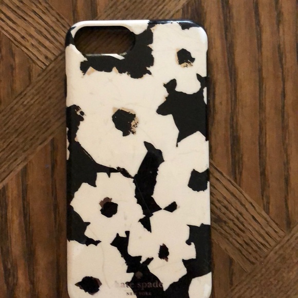 kate spade Accessories - 8 or 8s Kate Spade iPhone cover